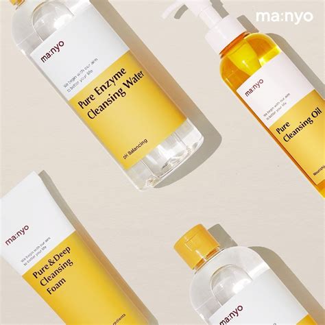 Пенка для глубокого очищения пор с керамидами Manyo Pure Deep Cleansing ...