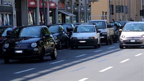 Messina La Menza Citt Che Raddoppia Sulle File Dei Parcheggi Video