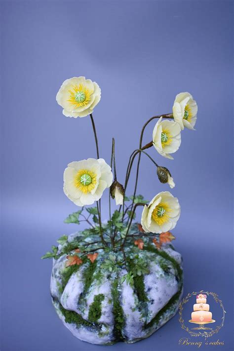 Arctic poppy - Decorated Cake by Benny's cakes - CakesDecor