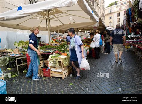 Rome Street Market Stock Photo - Alamy