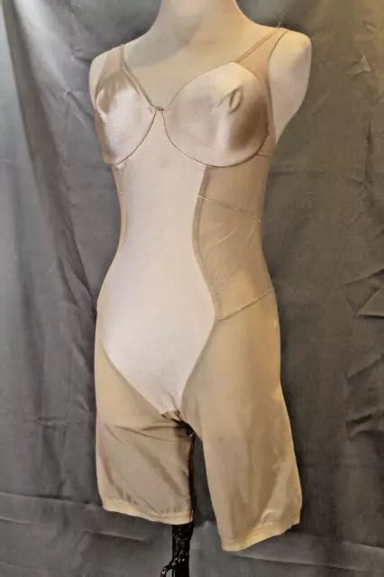 WACOAL FULL BODY Shaping Shapewear Nude Size 34C Lightweight Fabric