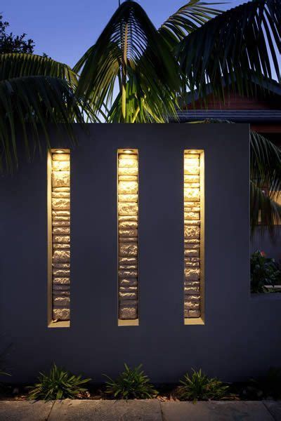 15+ Superb Garden Fence Lighting Ideas