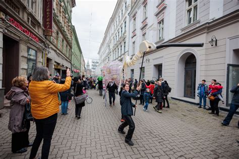 FOTO Timișoara 2023 Marionete imense din Veszprém au străbătut