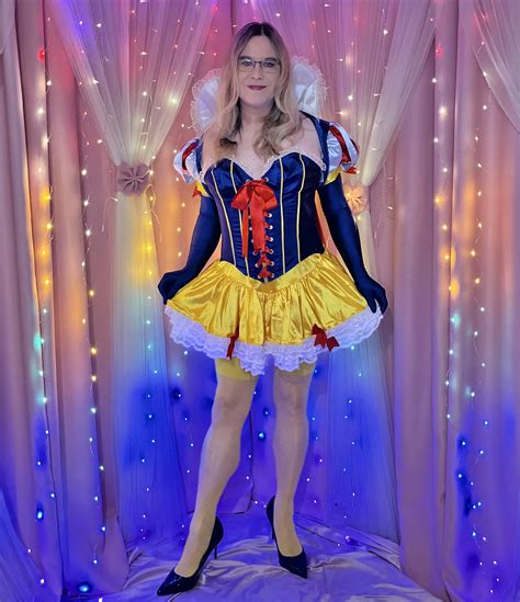 Joanie Snow White In Blonde Pics XHamster