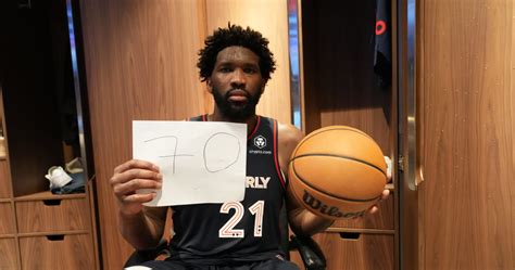 76ers Joel Embiid Recreates Iconic Wilt Chamberlain Photo After Record