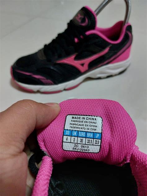 Mizuno Running Shoes, Women's Fashion, Footwear, Sneakers on Carousell