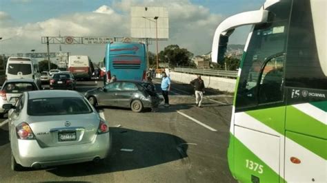 Se queda sin frenos tráiler y choca contra transporte público Nuestra