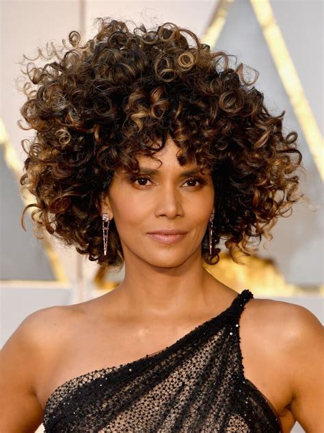 28 Amazing Halle Berry Hairstyles and Haircuts Inspirations