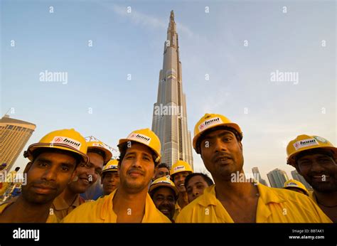 Dubai Burj Dubai Migrant Workers Building The Tallest Structure In The