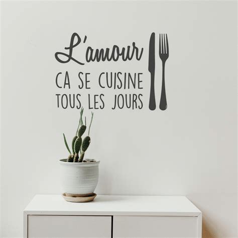 sticker mural vitrine citation l amour ça se cuisine tous les jours