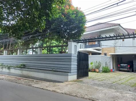 Rumah Mewah Kolam Renang Sekitar Sektor Puri Bintaro Dijual