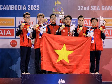 Các hot boy TDDC Việt Nam đánh bại đối thủ mạnh đẹp trai ngời ngời khi giành vàng