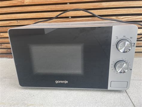 Mikrovalovna pečica - Gorenje MO17E1S - NOVO!