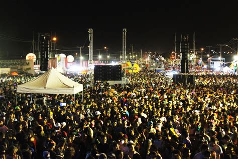 Mais De 40 Mil Pessoas Passam Noite Na Central Da Folia Em Parnaíba