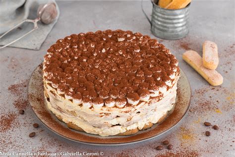 Torta tiramisù dolce al cucchiaio facile e veloce da preparare