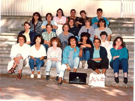 Photo de classe Terminale A1 de 1987 Lycée Maurice Genevoix Copains