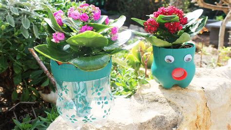 Maceteros con botellas de plástico Flowering trees Planter pots