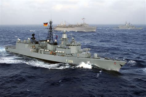 Niedersachsen (F 208) - Bremen class Frigate (Germany) | Marinha ...