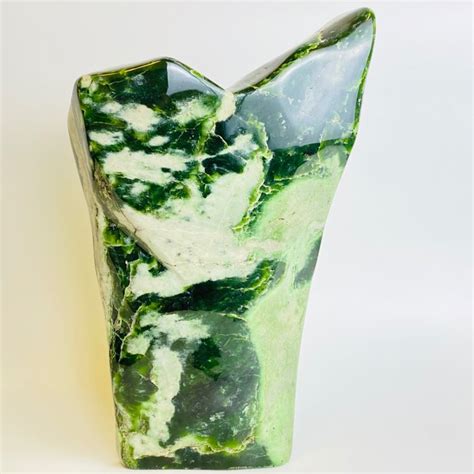 Nephrite Jade Freeform 23022060 Mm 5 95 Kg Catawiki