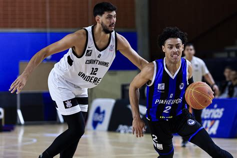 NBB Pinheiros não faz bom jogo e é superado pelo Corinthians no