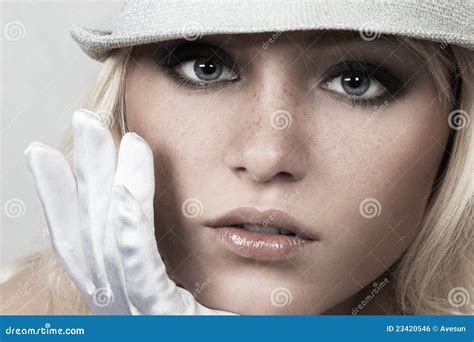 Femme Blonde Sexy Photo Stock Image Du Chapeau Regard 23420546