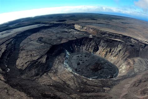 火山口