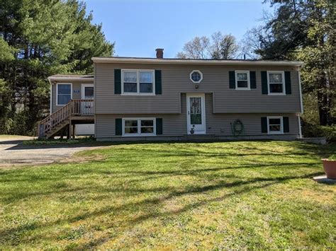 73 Quinebaug Dr Killingly Ct 06239 See Est Value Schools And More