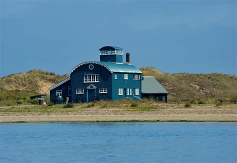 Old lifeboat station - Landscape - Photo.net