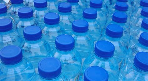 9 Ragioni Per Abbandonare Le Bottiglie Di Plastica E Iniziare Ad Usare