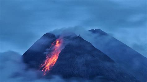 Aktivitas Merapi Kembali Meningkat Enam Jam Keluarkan Kali Lava Pijar