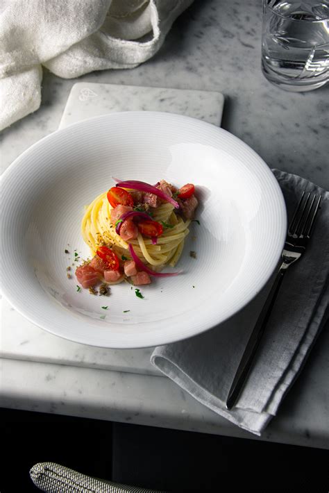 Spaghetti Con Crema Di Cipolle Di Tropea Tonno Rosso E Terra Di