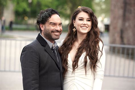 Johnny Galecki's Girlfriend Alaina Meyer Shares Touching Message About ...