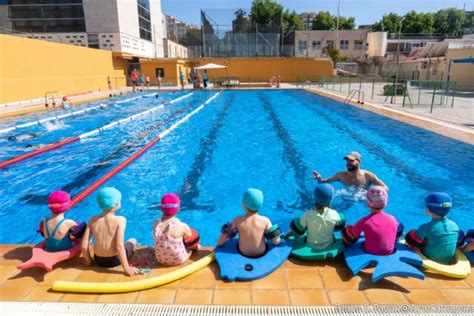 La piscina de la Casa de la Juventud abre el plazo de cita previa para ...