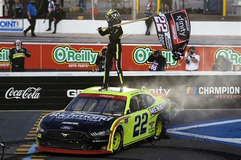 Video: NASCAR Truck and Xfinity Phoenix race highlights - AutoRacing1.com