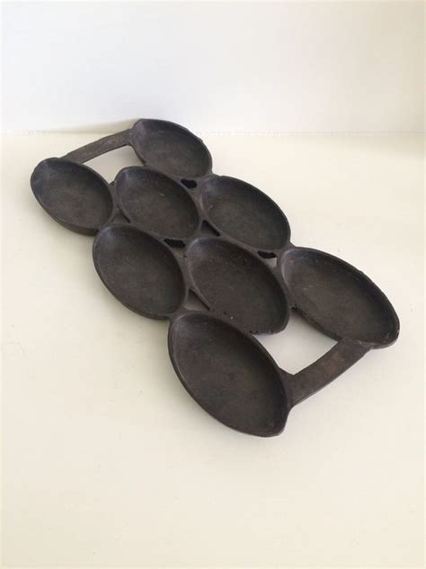 Unique Cast Iron Cornbread Pan Just Off The Ranch Antique