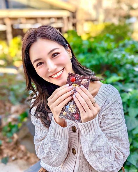 石井里奈さんのインスタグラム写真 石井里奈instagram「happy Valentine🌸💕 明日はバレンタインデー♥️ 今年