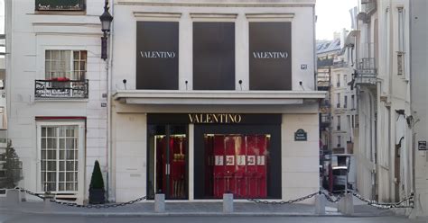 Marca De Moda Italiana Cujo Fundador Foi Assassinado - Valentino: A História Da Marca Que Revolucionou A Alta-Costura Italiana ...