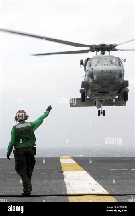 Flight operations aboard USS Kitty Hawk Stock Photo - Alamy