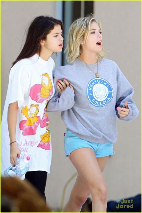 Vanessa Hudgens Blonde For Spring Breakers Photo Photo Gallery Just Jared Jr
