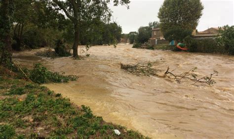 FRANCE FLOODS: 13 dead as rains smash south of France - rescue ...