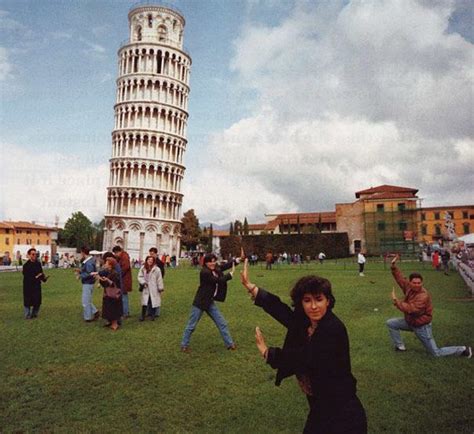 Tourists And The Leaning Tower Of Pizza Pic Leaning Tower Of Pisa Martin Parr World