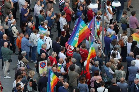 Israele E Palestina In 500 In Piazza A Brescia Per Chiedere La Pace