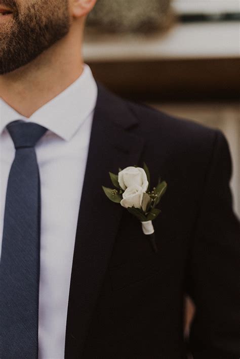 Boutonnières Groomsmen Flowers | Boutineer wedding, Wedding flowers ...