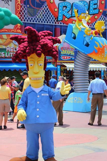 Sideshow Bob Escapes Prison Joins Krusty The Clown In Meeting Universal Orlando Guests In New