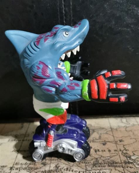 Street Sharks Moto Streex Blades Roller Blades Action Figure