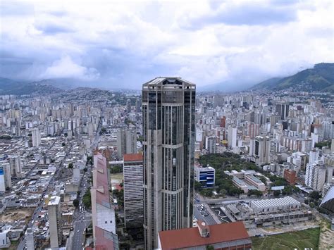 Torres Gemelas De Parque Central Megaconstrucciones Extreme Engineering