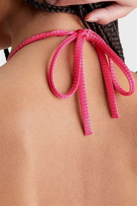 Calvin Klein Logo Bantlı Çıkarılabilir Dolgulu Üçgen KW0KW01967XI1 Bayan Bikini Üstü KW0KW01967