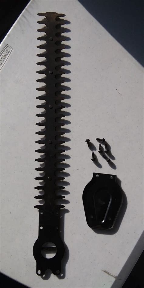 Weed Eater Ght17 Hedge Trimmer Blade Assembly And Gear Box Plate Ebay