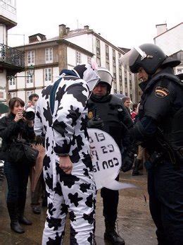 Unas 3 000 personas se manifiestan en Santiago con Galicia Bilingüe