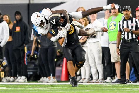 After trying multiple positions, Jelani McDonald finds home and success